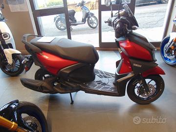 Yamaha Ray ZR 125 rosso nuovo cv 8,5 peso 99 omolo