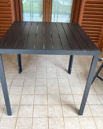 Tavolo da esterno in alluminio e legno plastico