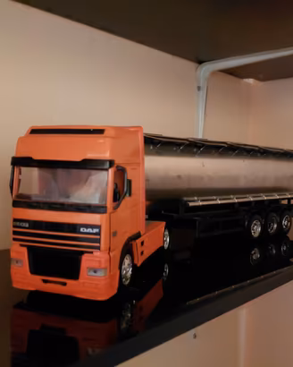 Modellino camion DAF 95 XF SCALA 1:24