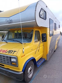 Camper Ford canadese