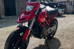 Ducati Hypermotard 1100