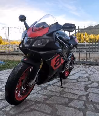 Aprilia rsv4 rr