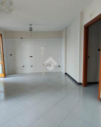 2 LOCALI A SANT'ANASTASIA