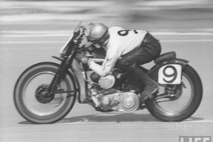 Moto vecchie demolite scassate senza speranza