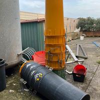 Tubi scarico macerie, tramoggia e staffa