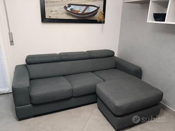Divano angolare grigio