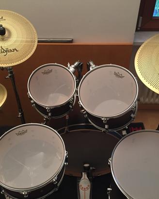 Batteria acustica PEARL Decade Maple Series Studio