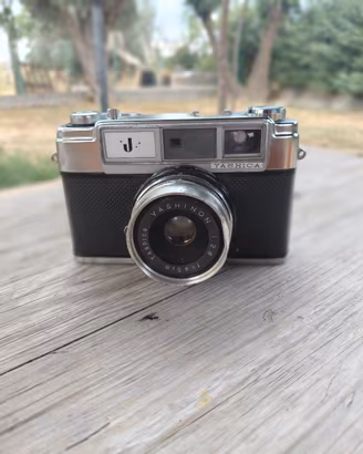 Macchina fotografica Vintage Yashica J 
