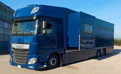 Van trasporto cavalli con living in allestimento