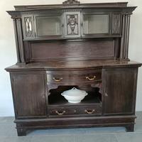 credenza fine 800 con decori in stile liberty