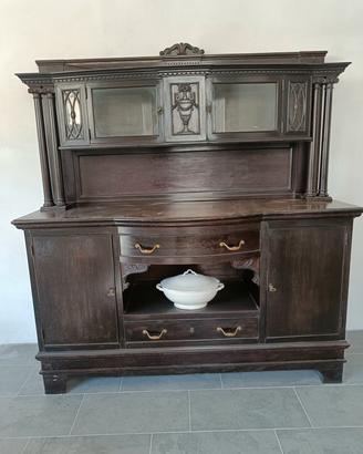 credenza fine 800 con decori in stile liberty