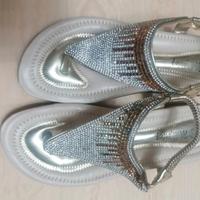 Sandali donna dorati con elastico e strass n. 39