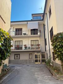 Ampio appartamento al centro di frattamaggiore