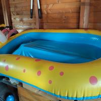 piscinetta con spruzzo doccetta a forma di dinosau