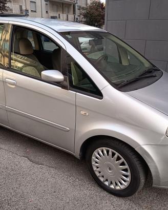 Lancia Musa neopatentati pochi km modello 2008!
