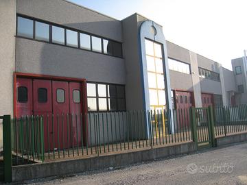 Capannone industriale 900 mq