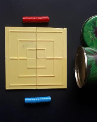 "Un due tris " gioco Mulino Bianco in barattolo 