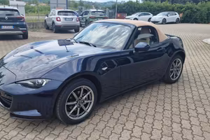 Spyder Mazda MX 5 pari al Nuovo tagliandata