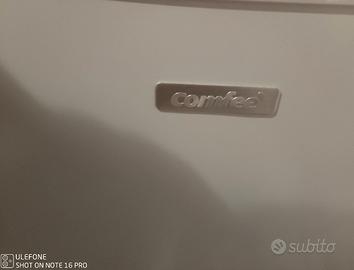 Frigorifero COMFEE usato bianco piccolo.