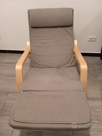 Sedia a dondolo con poggiapiedi