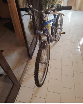 Bici con cambio  Shimano misura ruote 26 da uomo