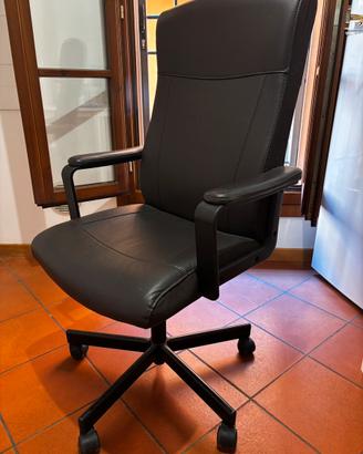 Sedia girevole in ecopelle