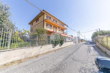 4 LOCALI A ROMA