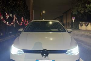 Volkswagen Golf 8 1.0eTSI Life-Perfette condizioni