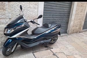 Piaggio X10 500