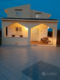 Villa Hibiscus sul mare a Costa dell'Ambra