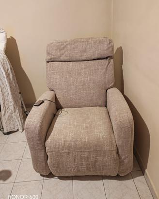 Poltrona alzapersona poltronesofà