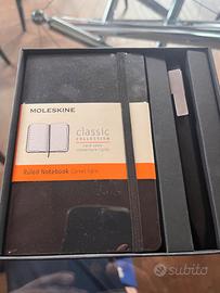 Moleskine ruled notebook carnet ligne con penna
