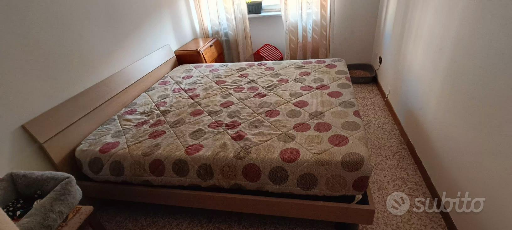 Completo letto matrimoniale Bassetti - Arredamento e Casalinghi In vendita  a Napoli