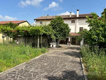 TIPICA CASA FRIULANA TRICAMERE CON GIARDINO DI ...