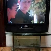 Tv Loewe e carrello cristallo girevole