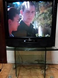 Tv Loewe e carrello cristallo girevole