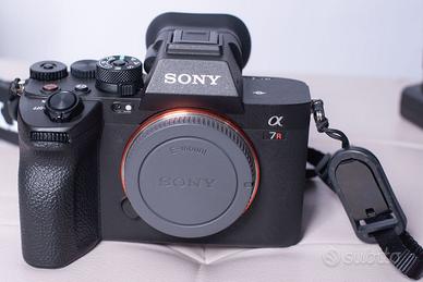 SONY A7-RV - COME NUOVA - 3900 SCATTI