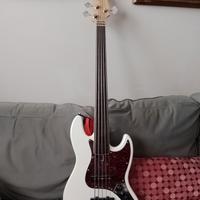 basso Marcus Miller V7 fretless 5