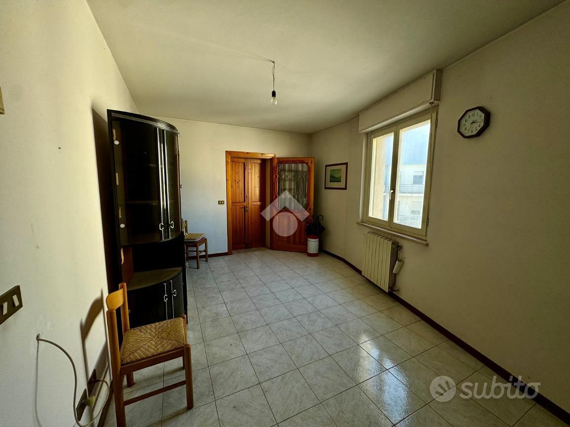 3 LOCALI A SASSARI - Vista 5