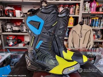 Stivali pista booster macna boot x-race mero fluo