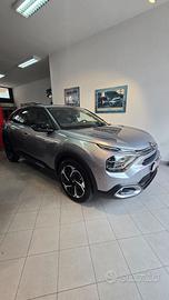 UNICA  con SOLI 6500 KM PARI AL NUOVO