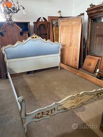 Letto in stile veneziano