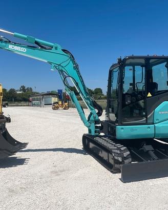MINIESCAVATORE KOBELCO SK 55 SRX-6