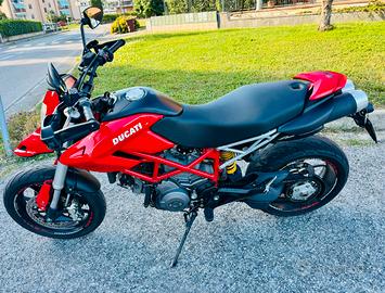 Hypermotard 796