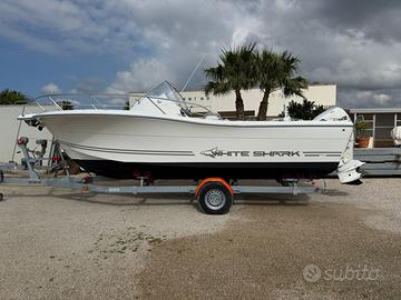 Barca con cabina 7 metri white shark 08’