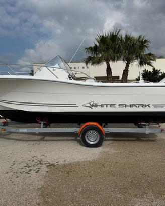 Barca con cabina 7 metri white shark 08’