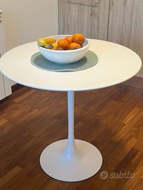 Tavolo bianco “Tulipano” rotondo dimatro 80cm