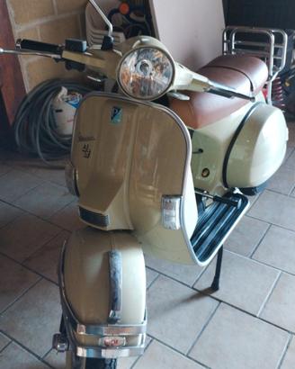Vespa PX