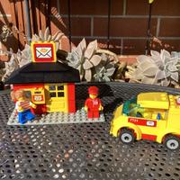 LEGO UFFICIO POSTALE CON FURGONCINO