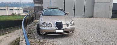 JAGUAR S-Type 4.0 V8 EXECUTIVE GPL